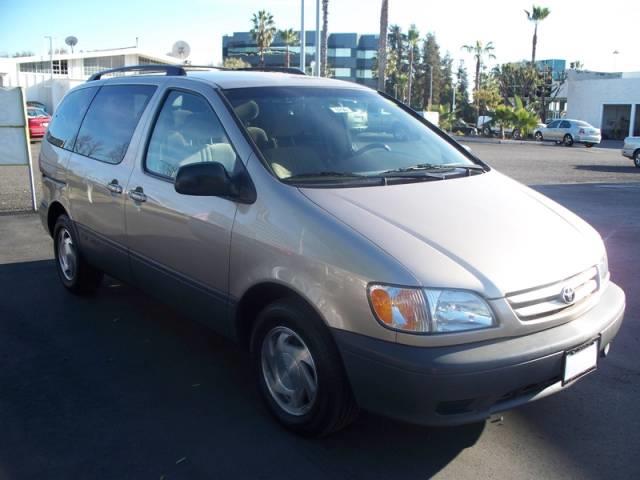 Toyota Sienna 2002 photo 11