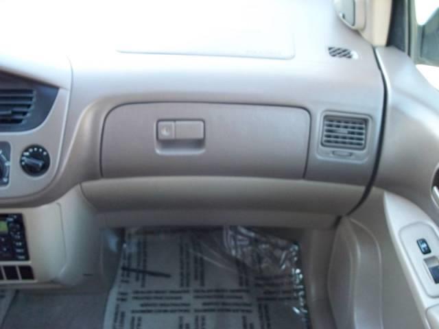 Toyota Sienna 2002 photo 2