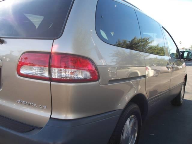 Toyota Sienna 2002 photo 7