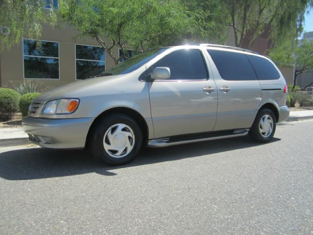 Toyota Sienna 2002 photo 10