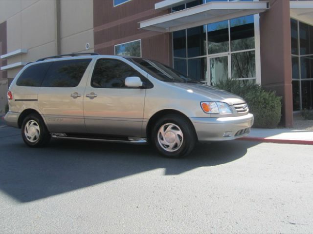 Toyota Sienna 2002 photo 11