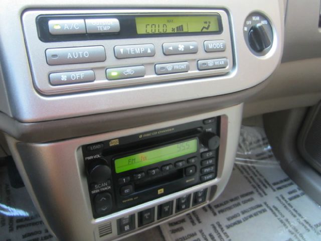 Toyota Sienna 2002 photo 15