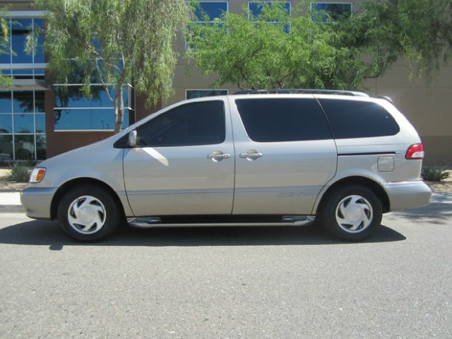 Toyota Sienna 2002 photo 21