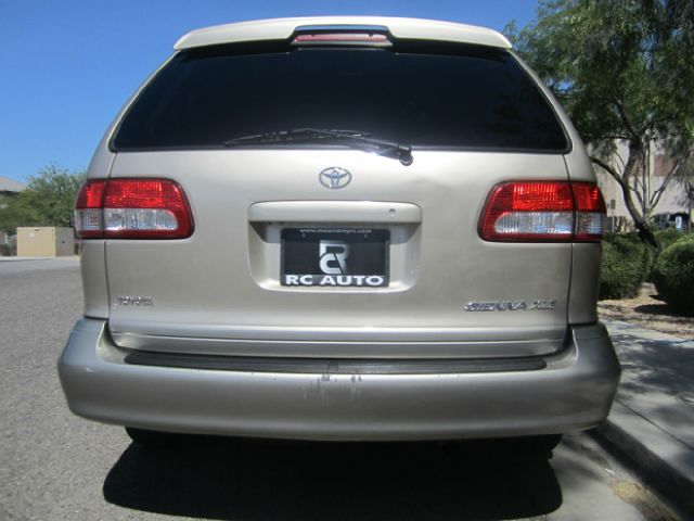 Toyota Sienna 2002 photo 22