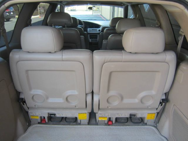 Toyota Sienna 2002 photo 3