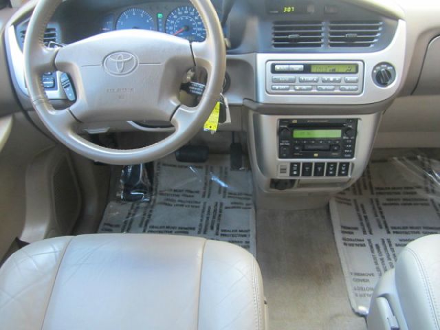 Toyota Sienna 2002 photo 8