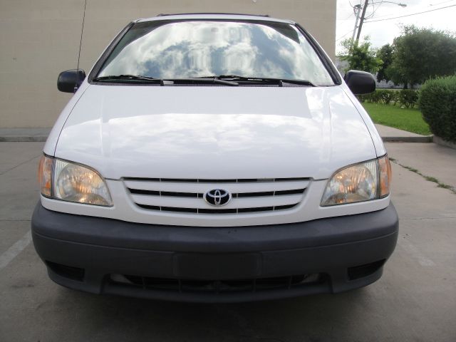 Toyota Sienna 2002 photo 12