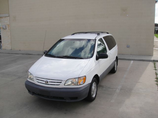 Toyota Sienna 2002 photo 13