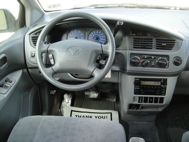 Toyota Sienna 2002 photo 24