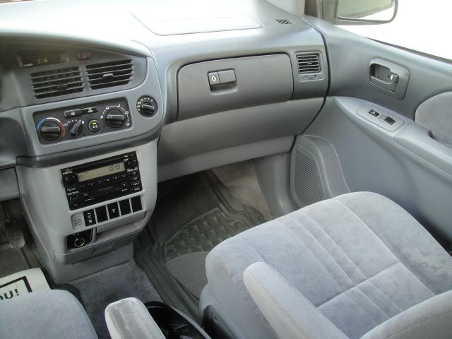 Toyota Sienna 2002 photo 4