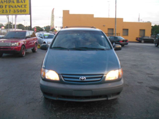 Toyota Sienna 2002 photo 14