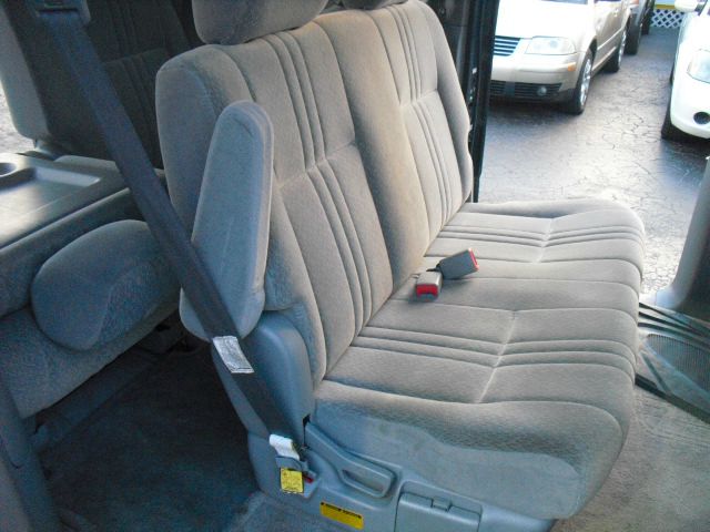 Toyota Sienna 2002 photo 2