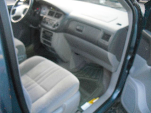 Toyota Sienna 2002 photo 3