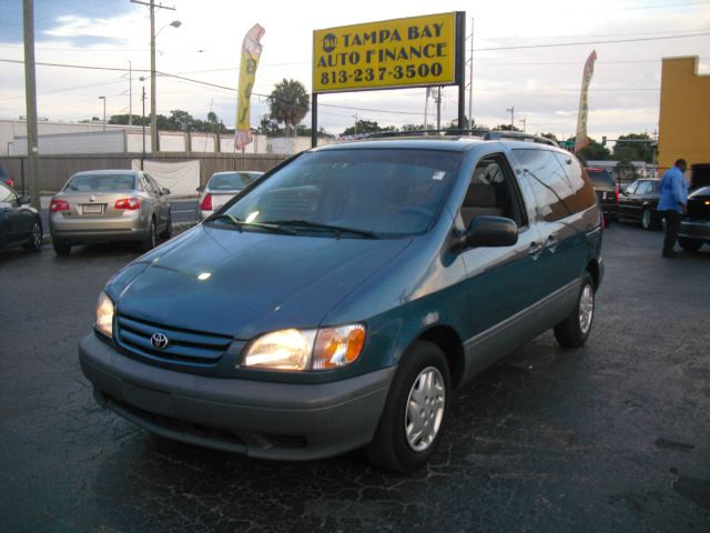 Toyota Sienna 2002 photo 9