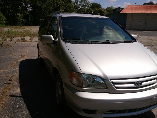 Toyota Sienna 2002 photo 8