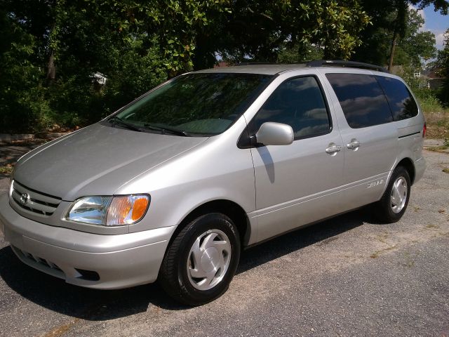 Toyota Sienna 2002 photo 9