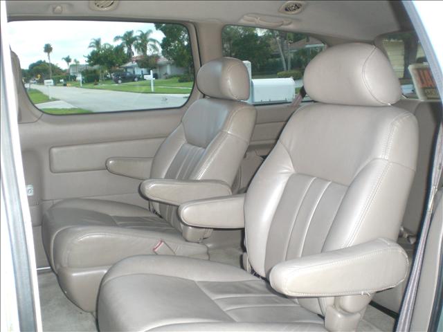 Toyota Sienna 2002 photo 2