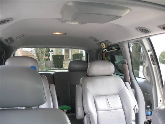 Toyota Sienna 2002 photo 3