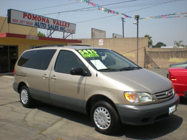 Toyota Sienna 2002 photo 5