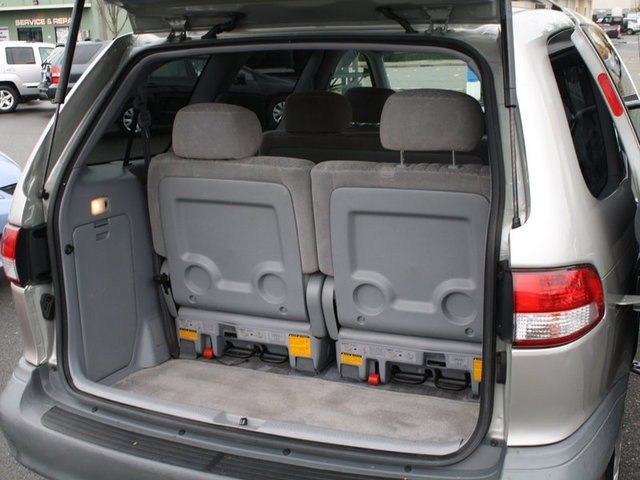 Toyota Sienna 2003 photo 4