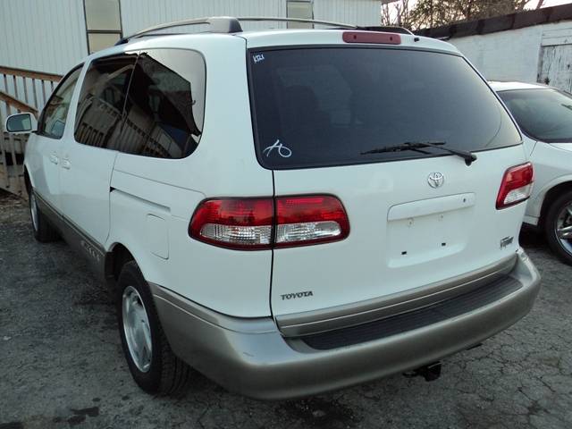 Toyota Sienna 2003 photo 4