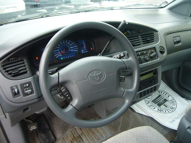 Toyota Sienna 2003 photo 4