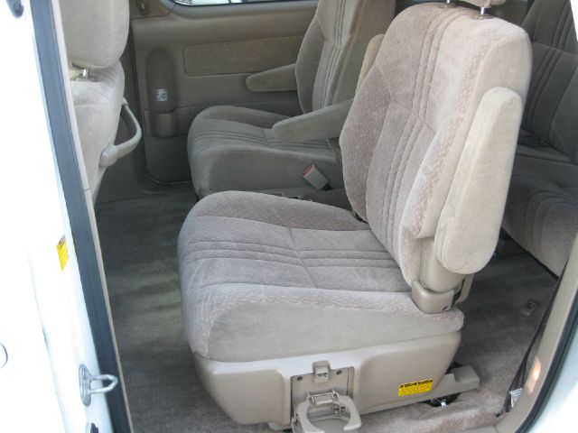 Toyota Sienna 2003 photo 9