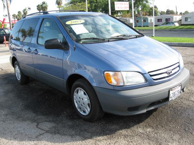 Toyota Sienna 2003 photo 5