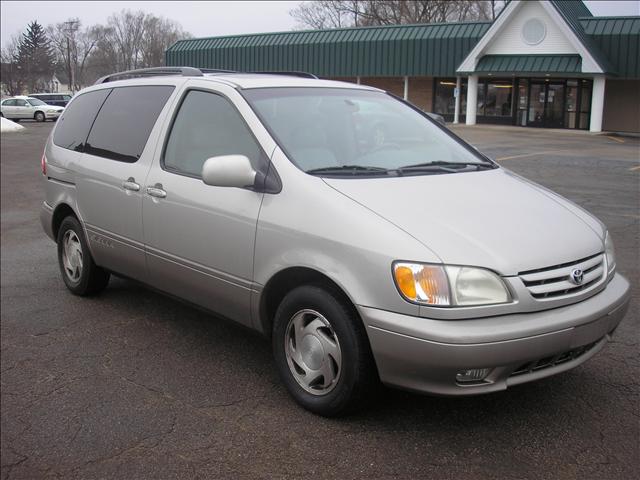 Toyota Sienna SEL Sport Utility 4D MiniVan