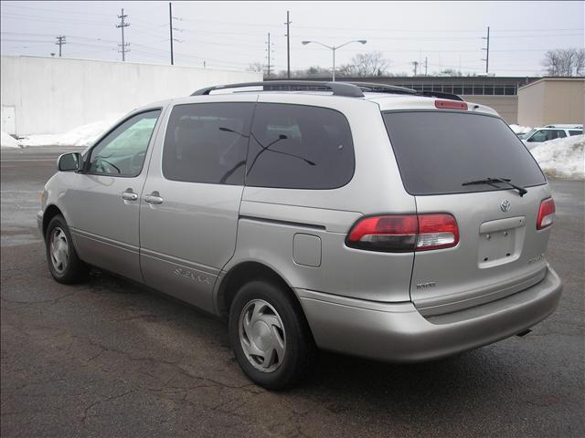 Toyota Sienna 2003 photo 4