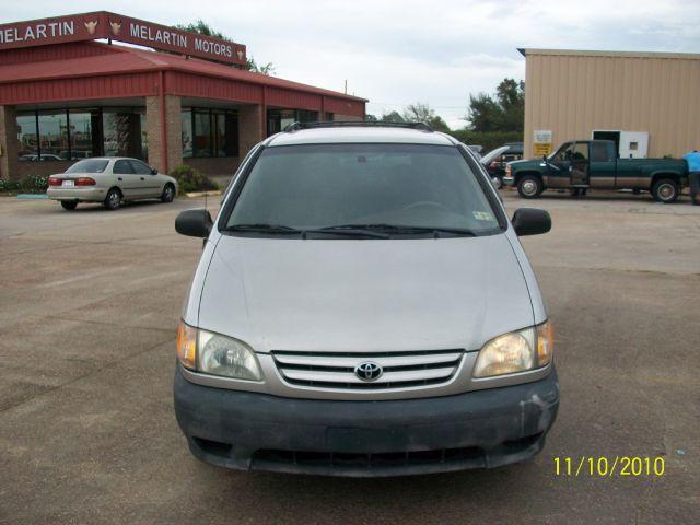 Toyota Sienna 2003 photo 1