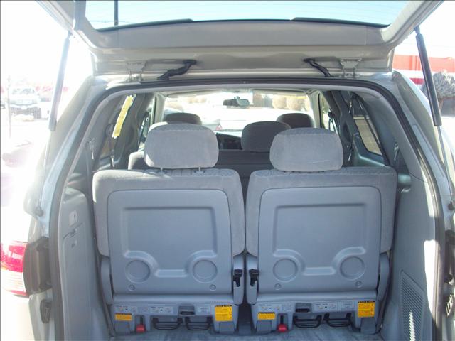 Toyota Sienna 2003 photo 4