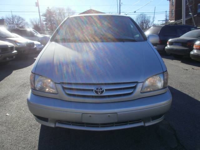 Toyota Sienna 2003 photo 3