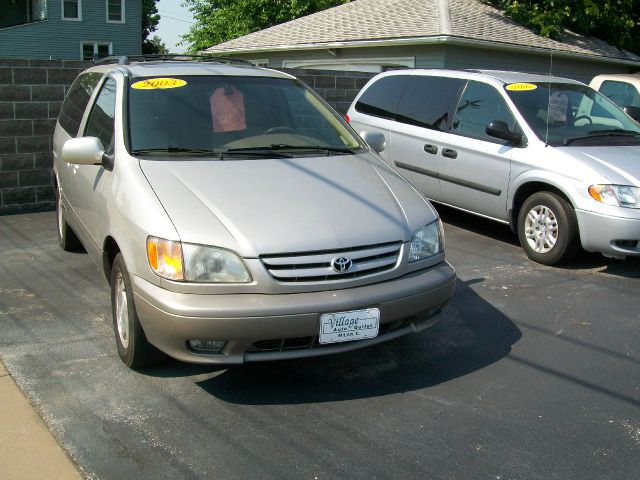 Toyota Sienna 2003 photo 4