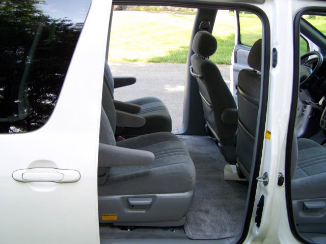 Toyota Sienna 2003 photo 9