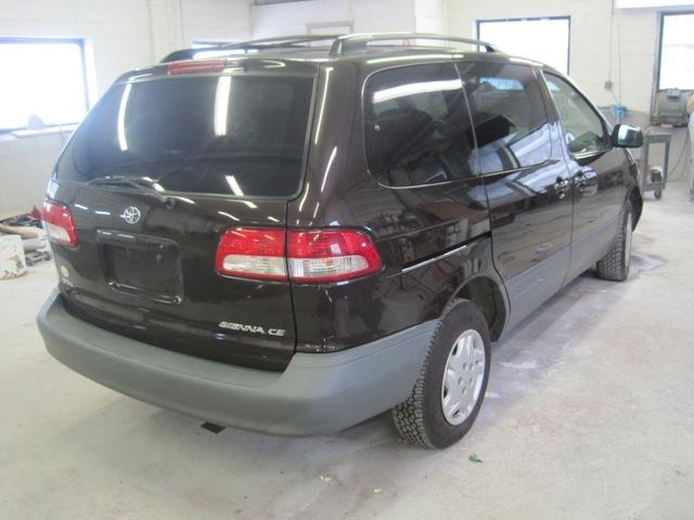 Toyota Sienna 2003 photo 2