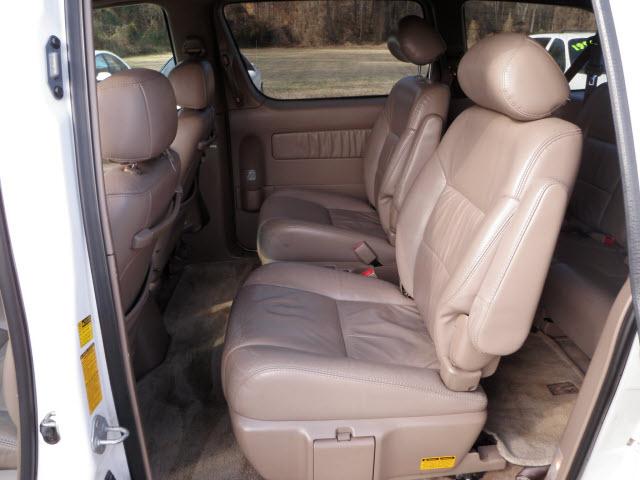 Toyota Sienna 2003 photo 4