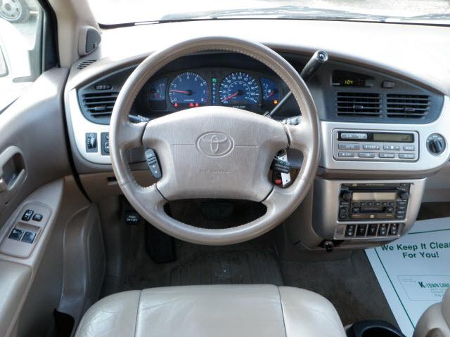 Toyota Sienna 2003 photo 5