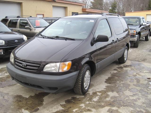 Toyota Sienna SEL Sport Utility 4D MiniVan