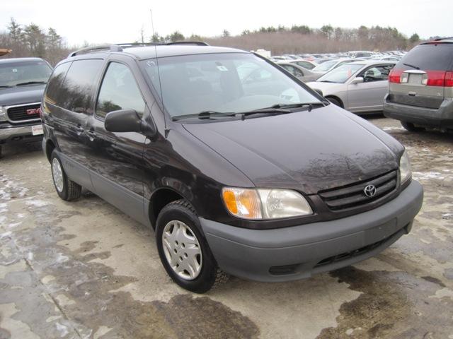 Toyota Sienna 2003 photo 1