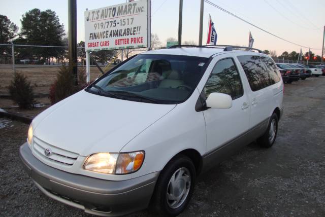 Toyota Sienna SEL Sport Utility 4D MiniVan