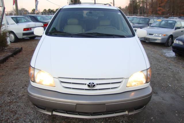 Toyota Sienna 2003 photo 4