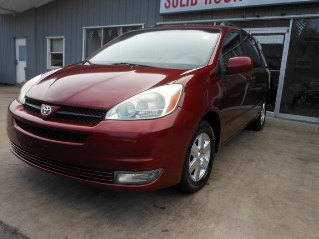 Toyota Sienna 2004 photo 1