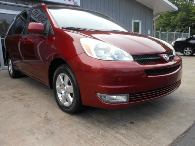 Toyota Sienna 2004 photo 3