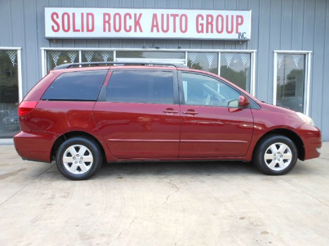 Toyota Sienna 2004 photo 4