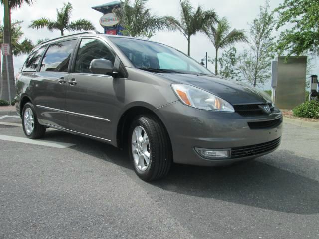 Toyota Sienna 2004 photo 13