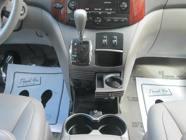 Toyota Sienna 2004 photo 19