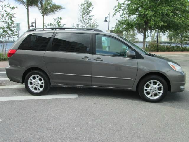 Toyota Sienna 2004 photo 35