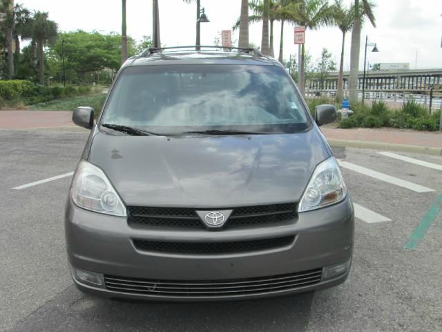 Toyota Sienna 2004 photo 42