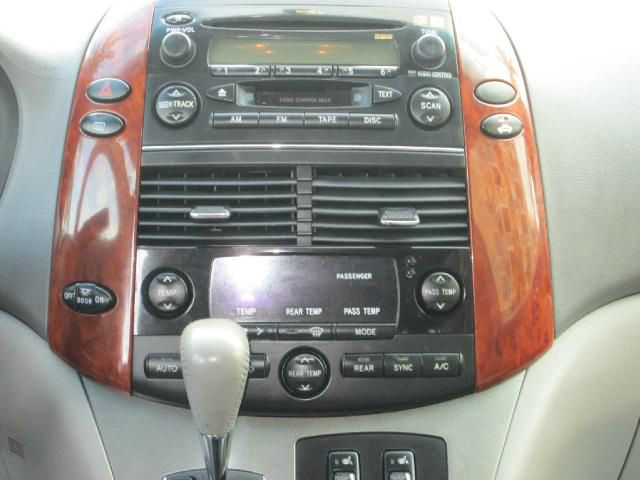 Toyota Sienna 2004 photo 5